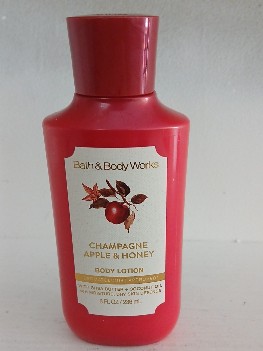 Bath & Body Works Champagne Apple & Honey Body Lotion - Red